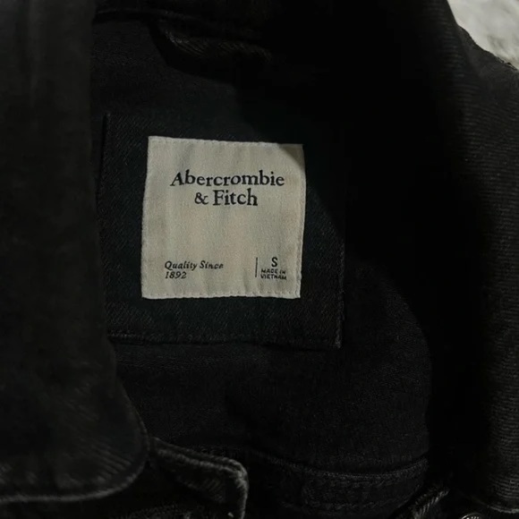 Abercombie & Fitch black Washed Denim Jacket in Small Size - Picture 6 of 8